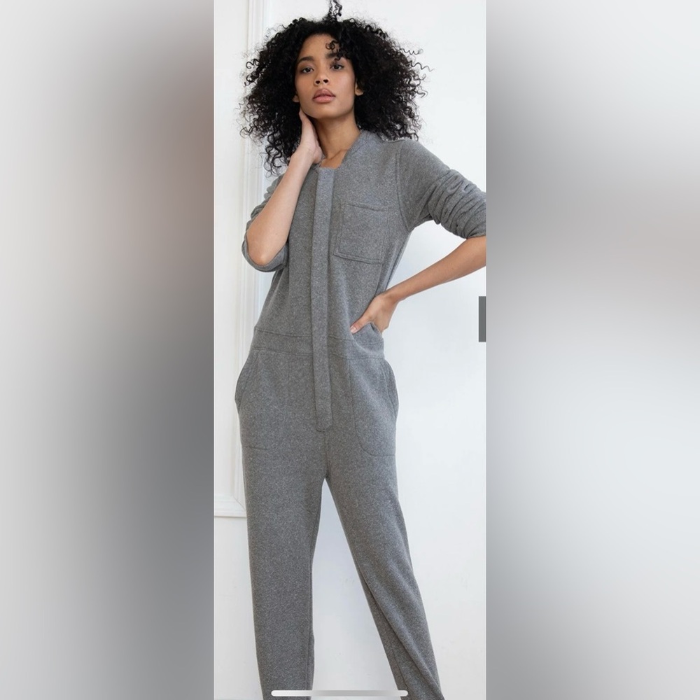 AMVi Collection NWT Women's Gray Jumpsuit - Picture 1 of 4